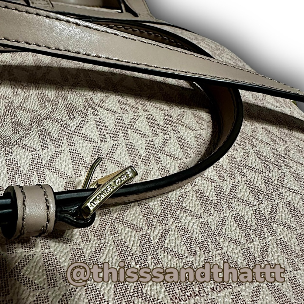 Authentic Michael Kors Rhea Medium Color-Block Logo Backpack - Picture 6 of 16